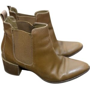 Everlane Italian Leather Chelsea Boots –‎ Women’s 7.5 – Tan Brown